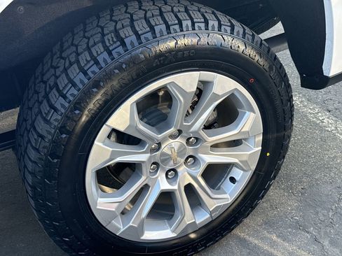 Used 2022 Chevrolet Silverado 1500 LTZ w/ LTZ Premium Package image 30