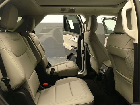 New 2026 Ford Explorer Active w/ Active Comfort Package image 18