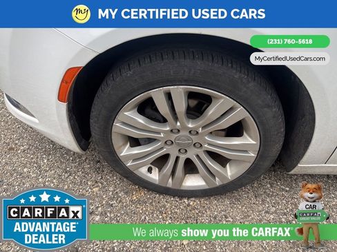 Used 2015 Chrysler 200 Limited w/ Convenience Group FWD image 6