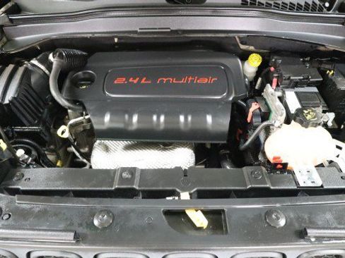 Used 2015 Jeep Renegade Trailhawk AWD/4WD image 20
