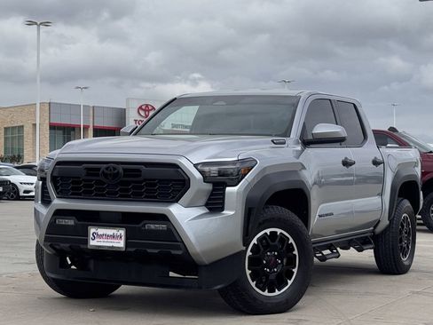 Used 2024 Toyota Tacoma TRD Off-Road image 2