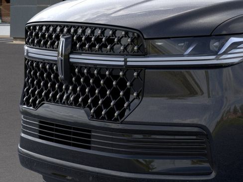 New 2026 Lincoln Navigator Black Label AWD/4WD image 17