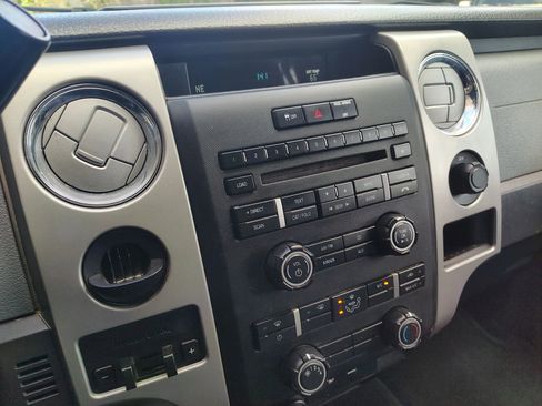 Used 2011 Ford F150 XLT w/ XLT Chrome Pkg image 9