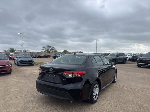 Used 2025 Toyota Corolla LE image 20