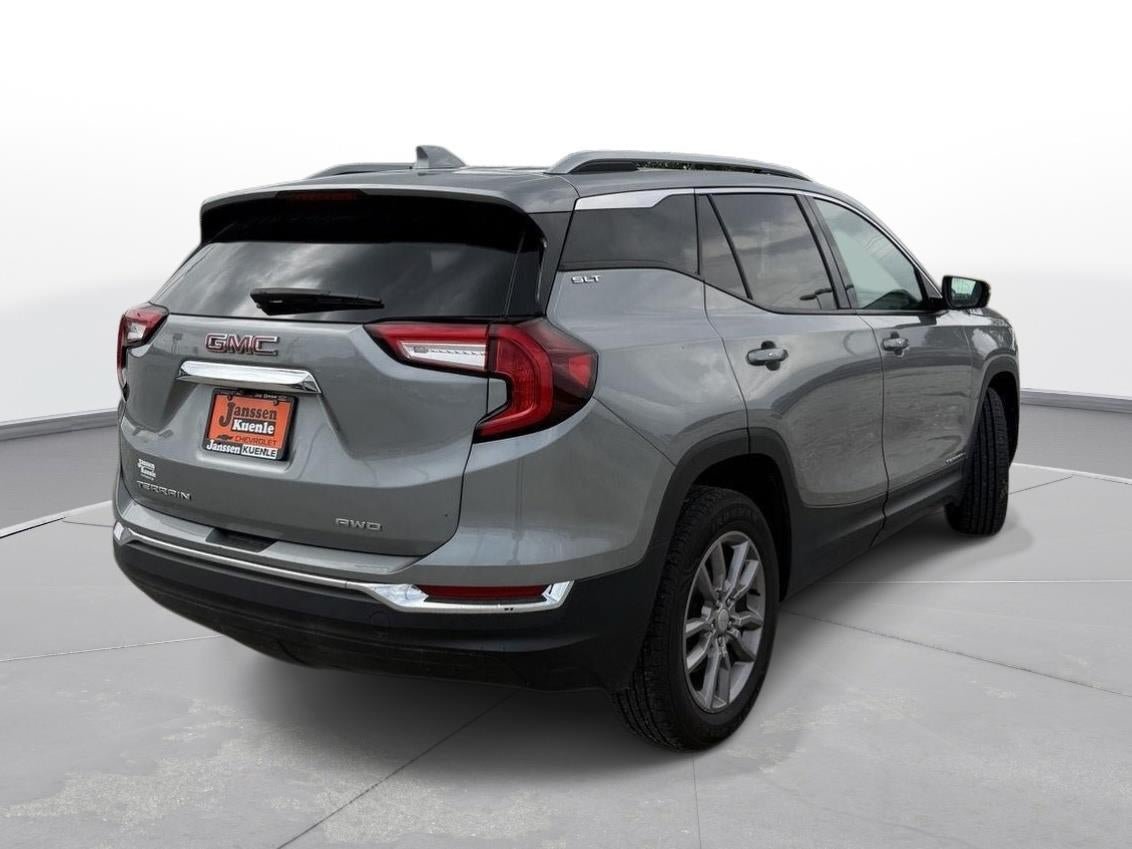 Used 2024 GMC Terrain SLT AWD/4WD image 7