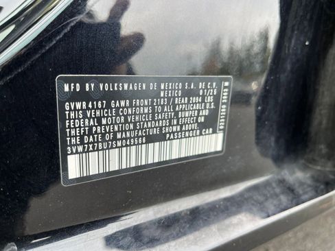 Used 2025 Volkswagen Jetta SE image 29