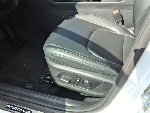 Used 2023 Kia Sportage EX image 20