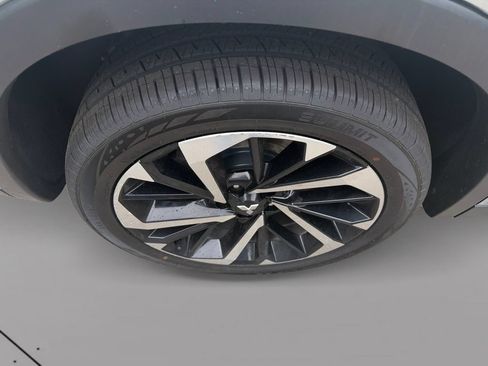 Used 2024 Mitsubishi Outlander 4WD Plug-In Hybrid image 24