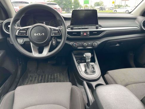 Used 2024 Kia Forte LXS FWD image 7