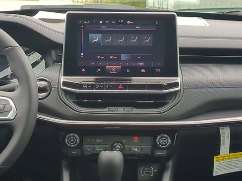 New 2026 Jeep Compass Latitude AWD/4WD image 16
