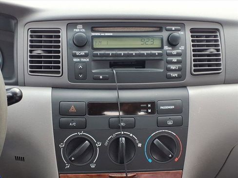 Used 2004 Toyota Corolla LE image 6