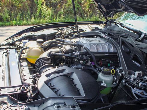 Used 2022 Ford Mustang Shelby GT500 w/ Carbon Fiber Track Pack image 22