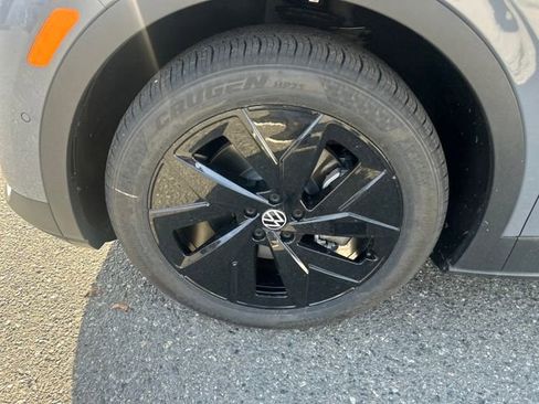 New 2025 Volkswagen ID.4 Pro S Plus image 28
