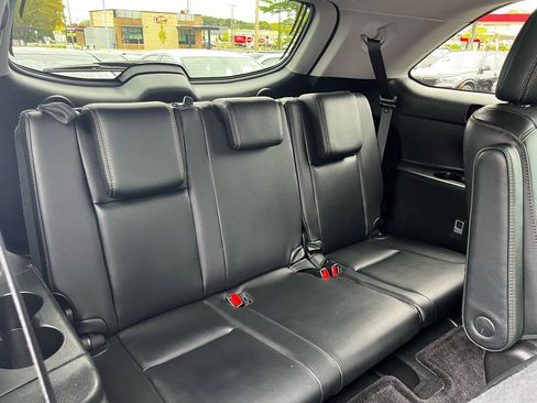 Used 2017 Toyota Highlander Limited image 28