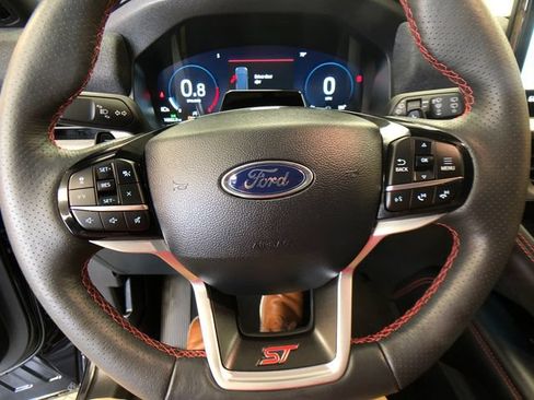 Used 2025 Ford Explorer ST AWD/4WD image 13