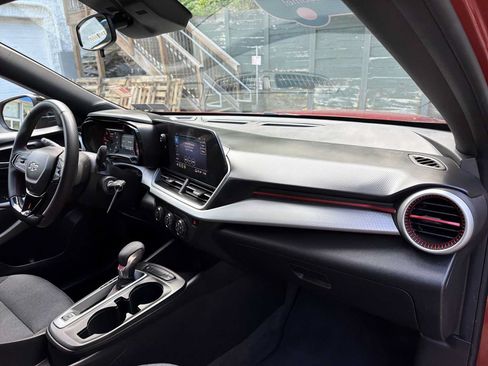 Certified 2024 Chevrolet Trax RS w/ Driver Confidence Package FWD image 25