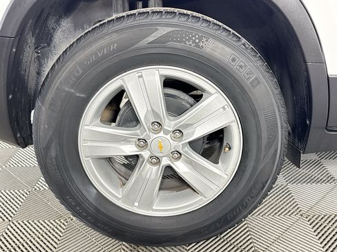 Used 2022 Chevrolet Trax LS w/ Tint and Cruise Package FWD image 31
