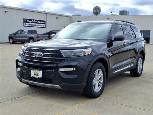 Used 2024 Ford Explorer XLT w/ Equipment Group 202A image 2