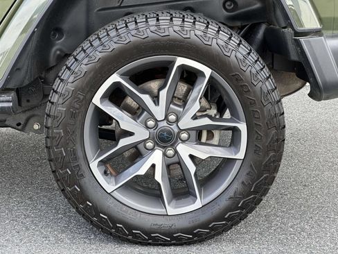 Used 2024 Jeep Wrangler Unlimited w/ Convenience Group AWD/4WD image 15