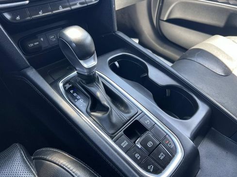 Used 2020 Hyundai Santa Fe Limited AWD/4WD image 19