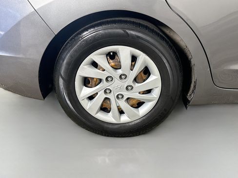 Used 2020 Hyundai Elantra SE w/ Cargo Package (C1) FWD image 32
