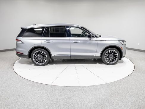 Used 2022 Lincoln Aviator Reserve w/ Equipment Group 201A image 31