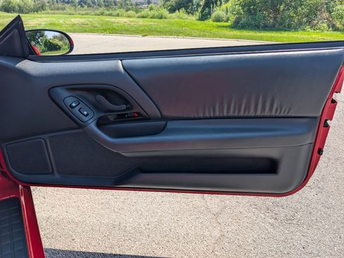 Used 1994 Chevrolet Camaro Z28 RWD image 80
