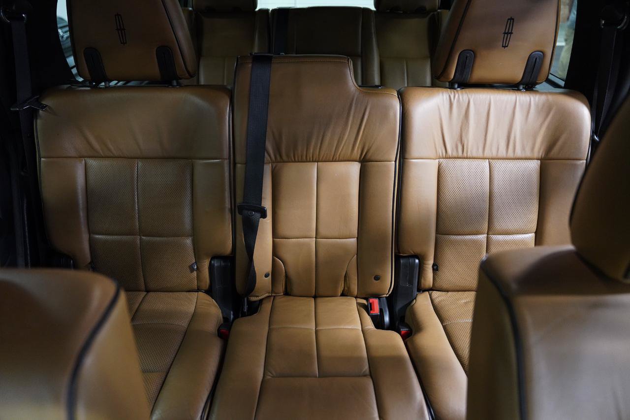 Used 2012 Lincoln Navigator 4WD image 28
