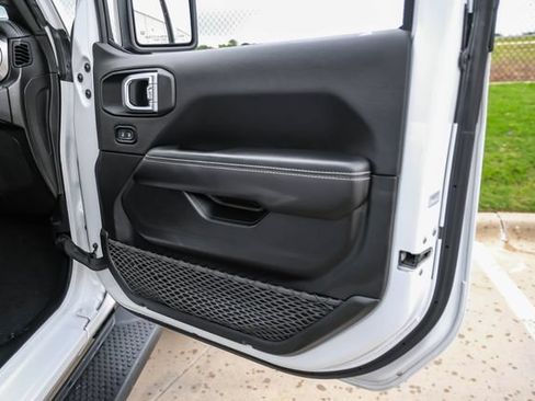 Used 2021 Jeep Wrangler Unlimited Sahara w/ Uconnect 4C Nav & Sound Group AWD/4WD image 43