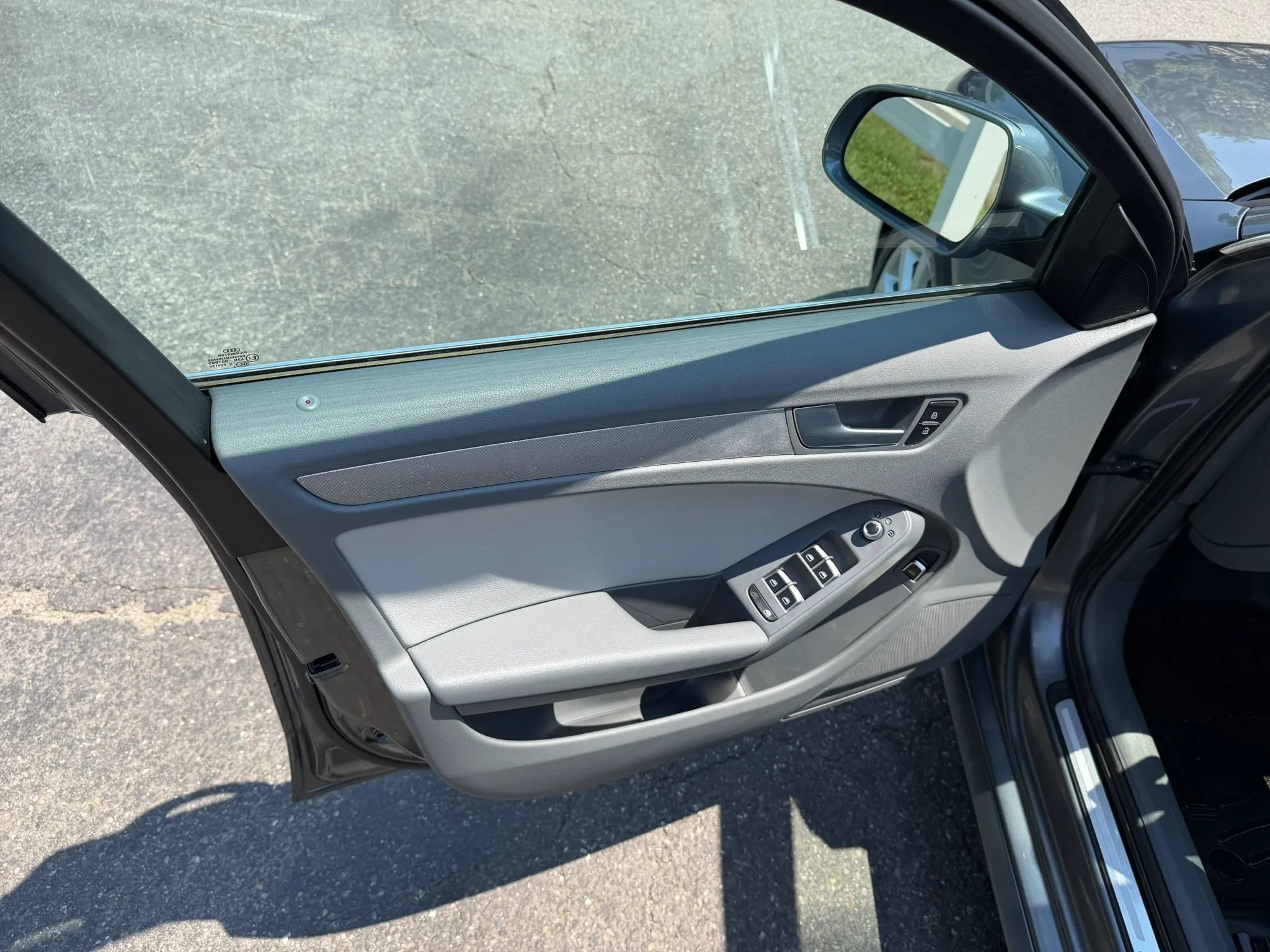 Used 2014 Audi A4 2.0T Premium w/ Audi MMI Navigation AWD/4WD image 32