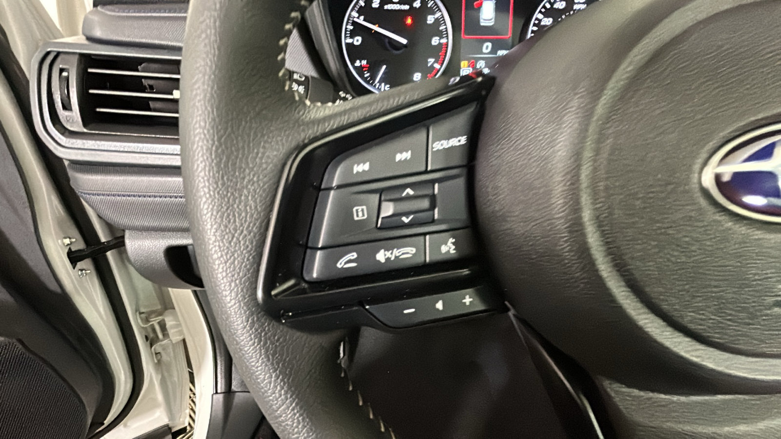 Used 2025 Subaru Forester Premium AWD/4WD image 19
