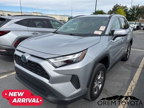 Used 2024 Toyota RAV4 XLE AWD/4WD image 9