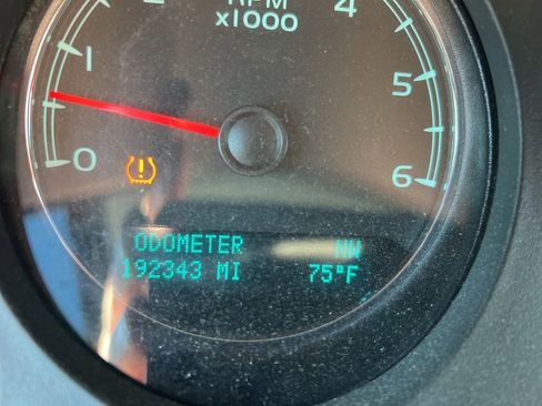 Used 2010 GMC Yukon Denali image 11