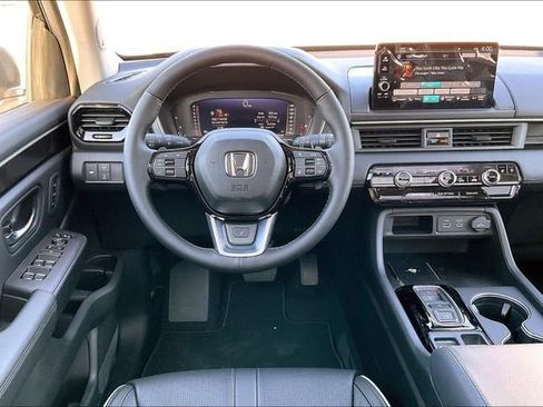 New 2025 Honda Pilot Elite image 17