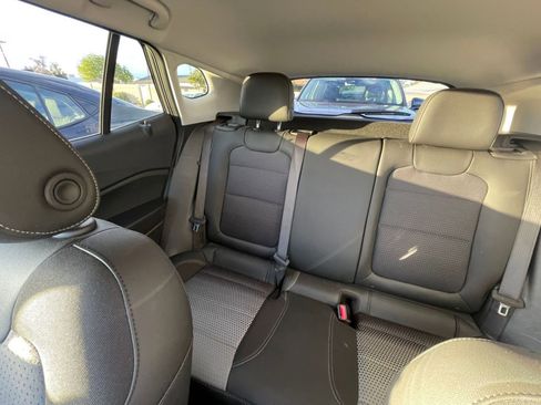 Used 2025 Chevrolet Trax LT image 39