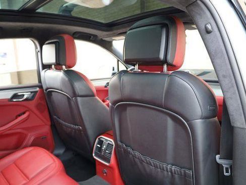 Used 2015 Porsche Macan Turbo AWD/4WD image 22