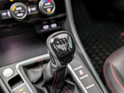 Used 2022 Volkswagen Jetta GLI Autobahn image 31