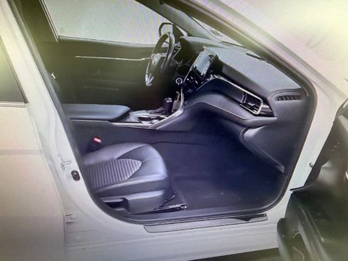 Used 2024 Toyota Camry SE FWD image 12