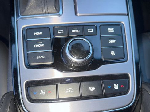 Used 2014 Hyundai Equus Signature image 20