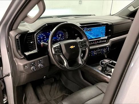Used 2023 Chevrolet Silverado 1500 LTZ w/ LTZ Convenience Package II AWD/4WD image 16