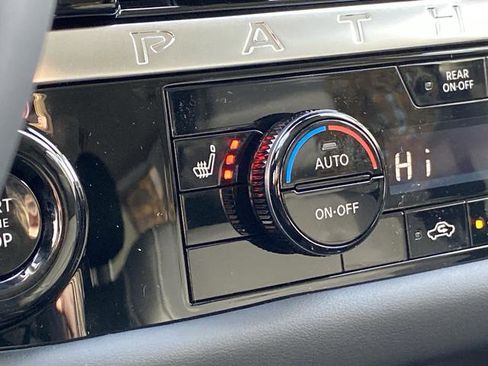 New 2026 Nissan Pathfinder SL image 7