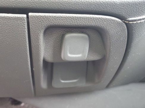 Used 2017 GMC Sierra 1500 SLE w/ SLE Value Package image 23