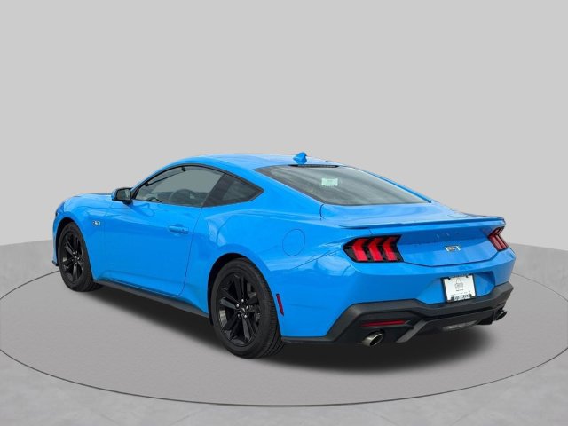 Used 2025 Ford Mustang GT RWD image 5