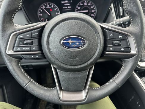 Used 2025 Subaru Outback Premium AWD/4WD image 3