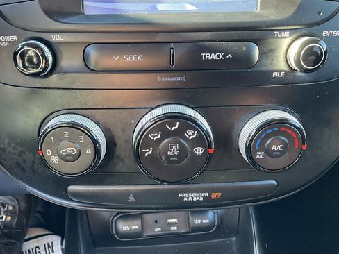 Used 2019 Kia Soul image 25