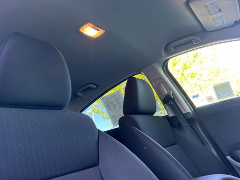Used 2018 Honda HR-V LX image 17