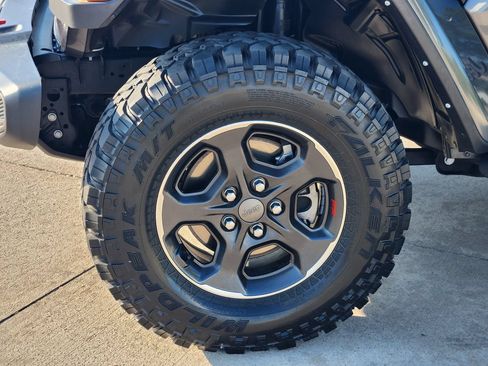 Used 2023 Jeep Gladiator Rubicon w/ LED Lighting Group AWD/4WD image 11