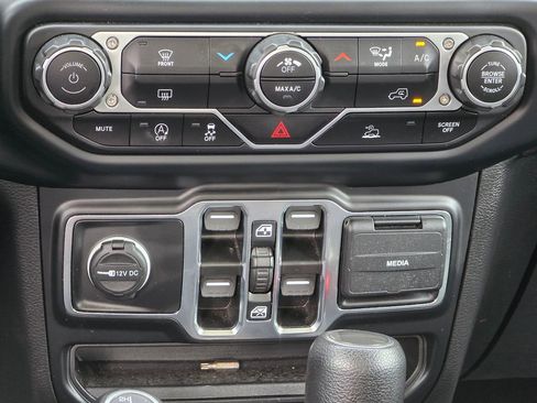 Used 2023 Jeep Gladiator Sport image 34