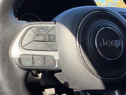 Used 2020 Jeep Compass Limited image 17