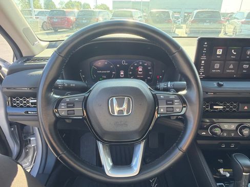 Used 2024 Honda Accord Touring image 12